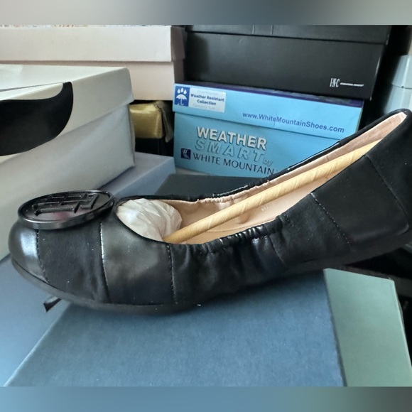 Ralph Lauren flats - Picture 3 of 3